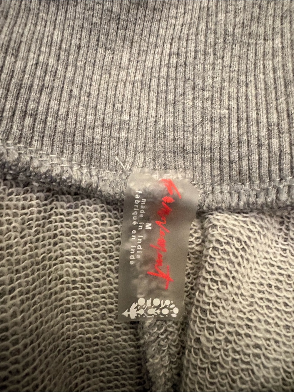 Like New! FP movement day off pants in grey size M - Picture 7 of 10